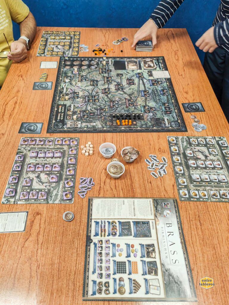 juego de mesa brass birmingham durante una partida jugada en la asociacion cultural entre tableros en leganes